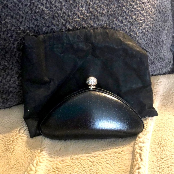 LAST CHANCE 💄 Daniella Black Clutch - Picture 1 of 8